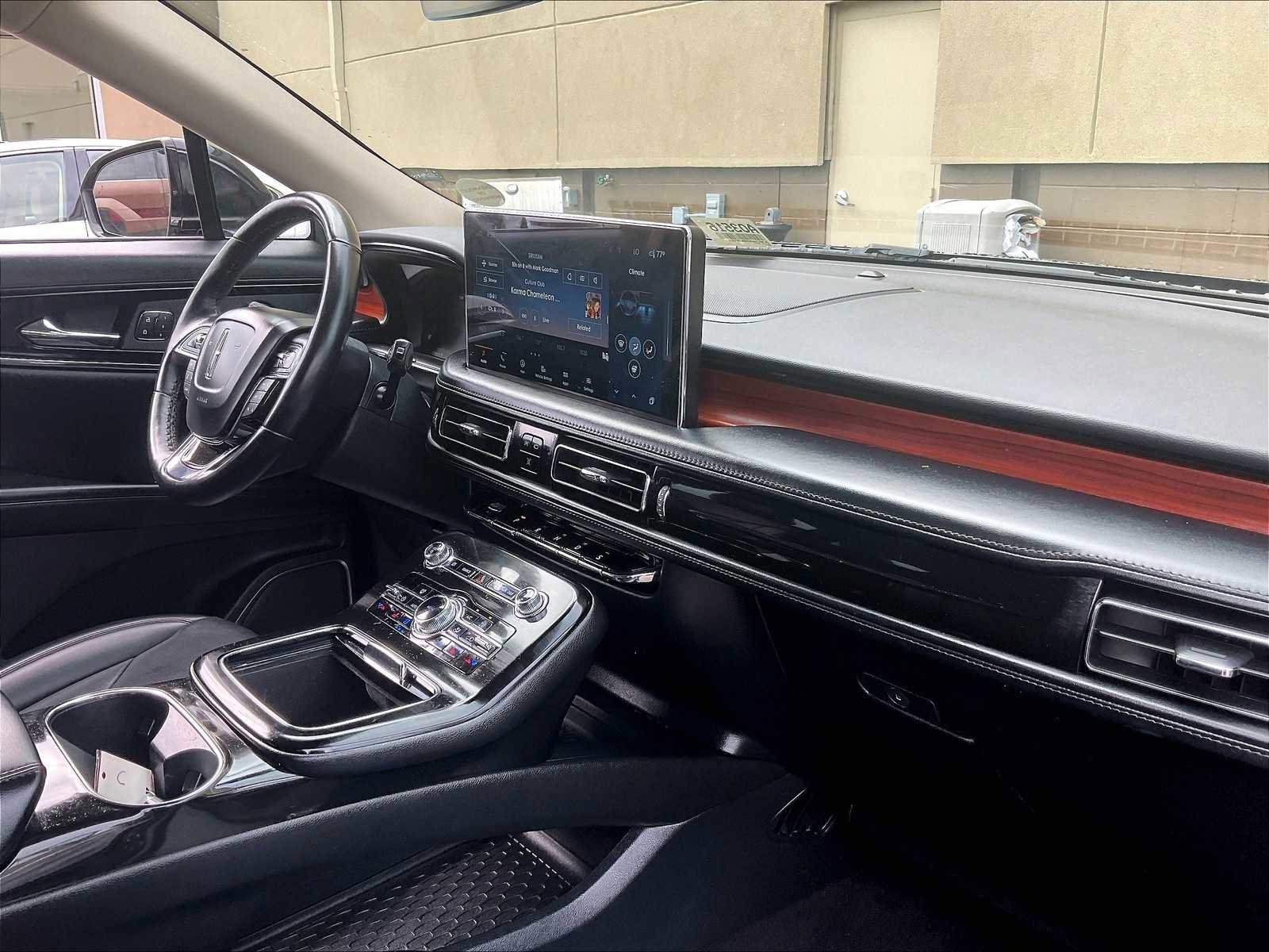 Used 2022 Lincoln Nautilus Reserve image 14