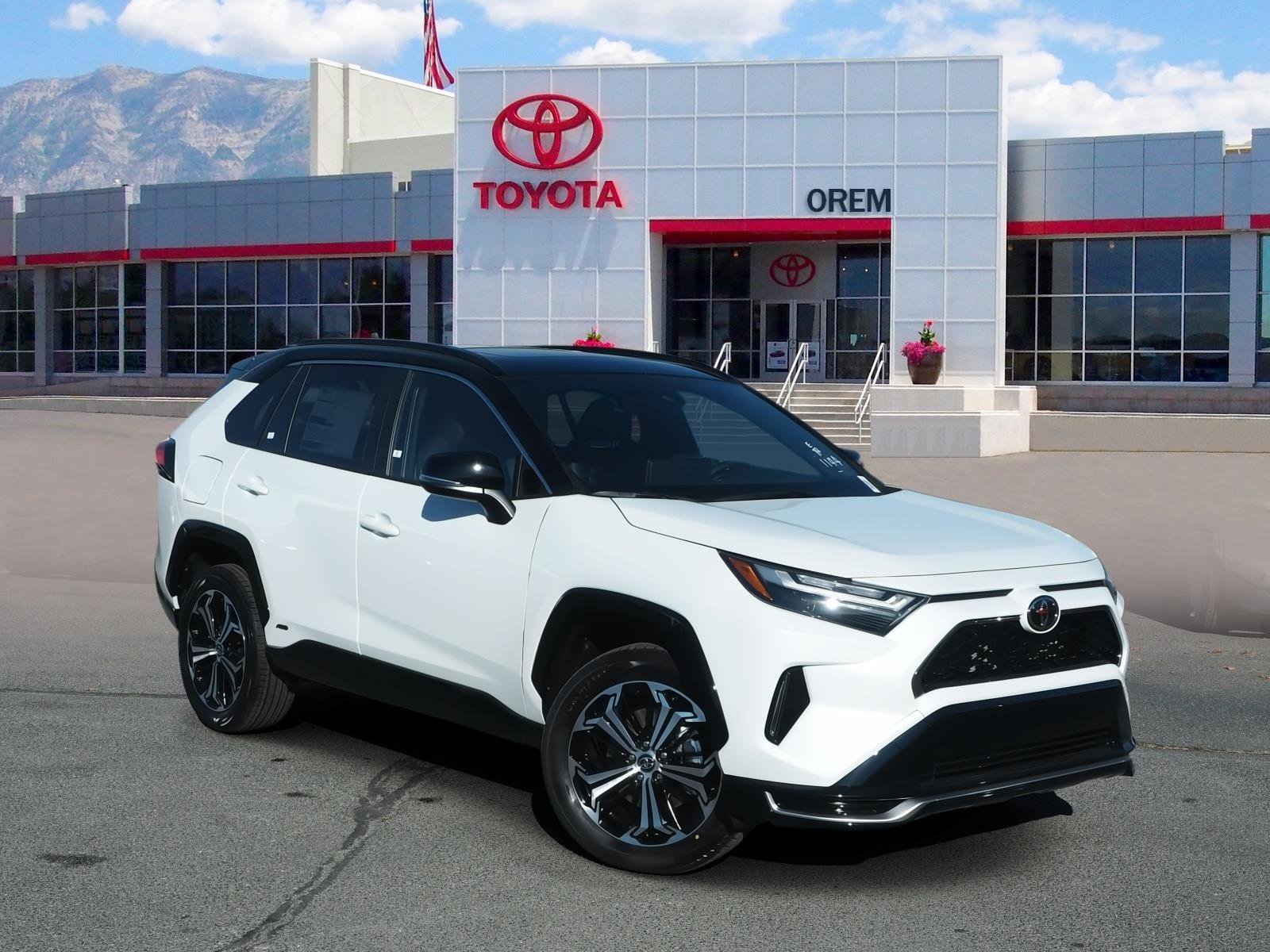 New 2025 Toyota RAV4 XSE w/ Weather Package