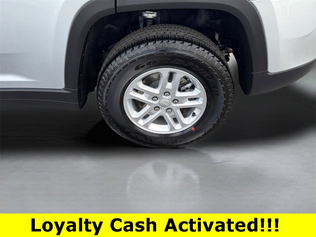 New 2025 Jeep Grand Cherokee Laredo w/ Trailer Tow Package image 23