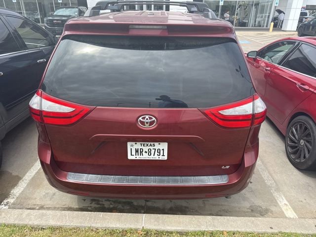 Used 2015 Toyota Sienna LE image 6