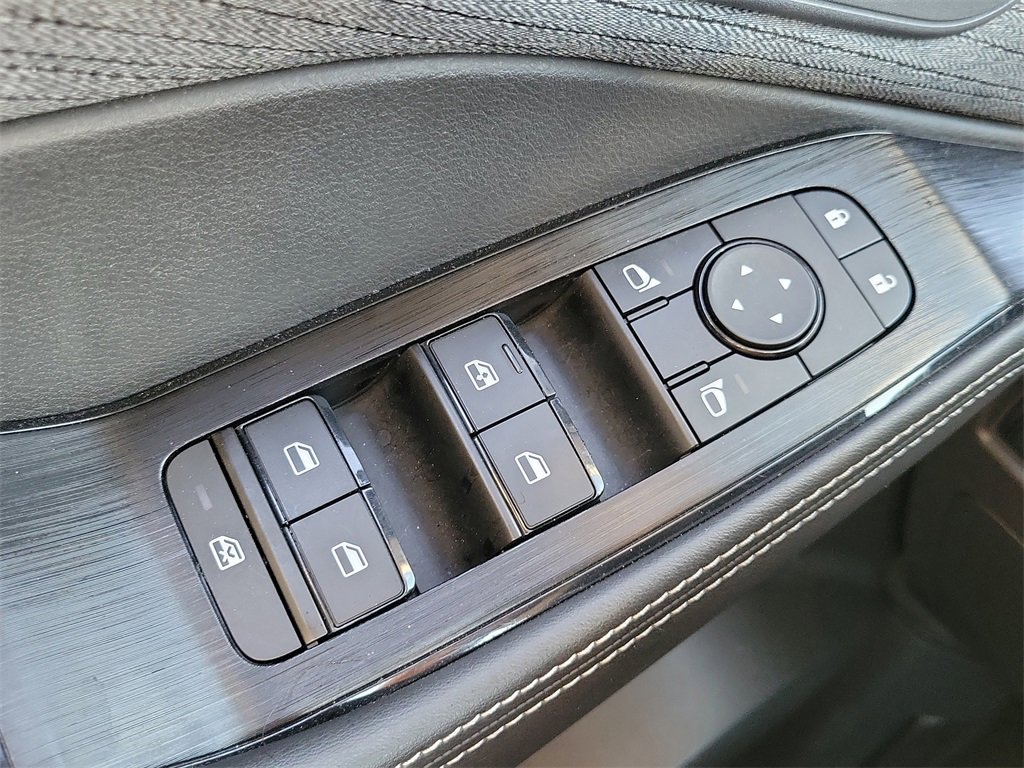 Used 2022 Nissan Rogue SV image 14