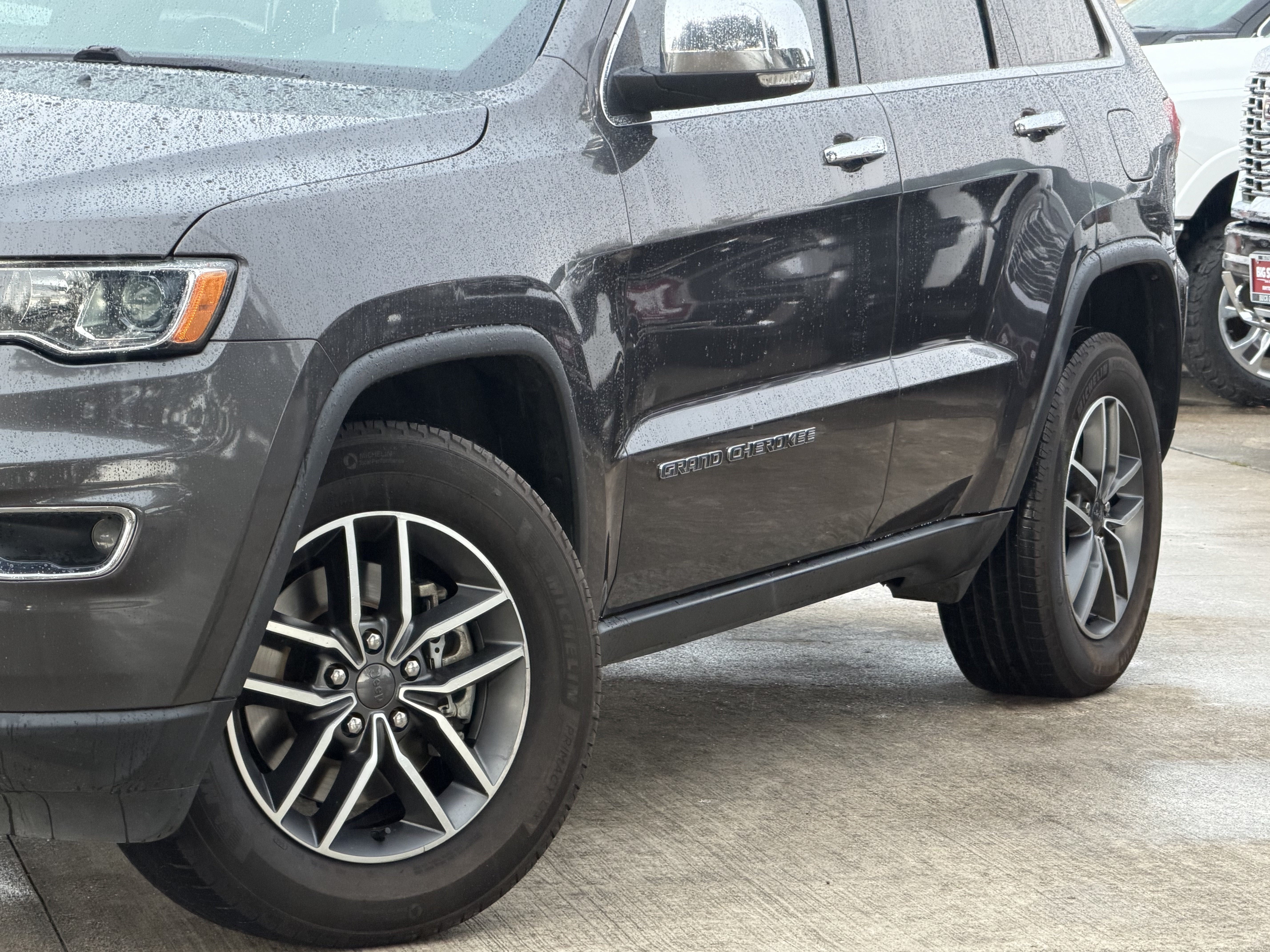 Used 2021 Jeep Grand Cherokee Limited AWD/4WD image 3