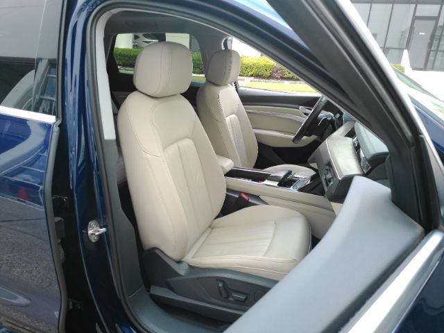Used 2021 Audi e-tron Premium AWD/4WD image 24