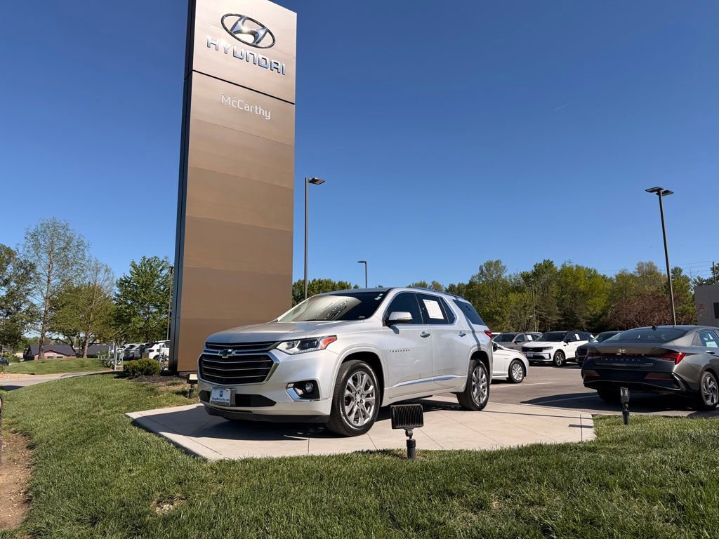 Used 2021 Chevrolet Traverse Premier w/ LPO, Floor Liner Package AWD/4WD image 1