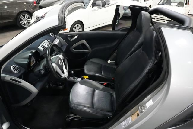 Used 2013 smart fortwo passion image 23