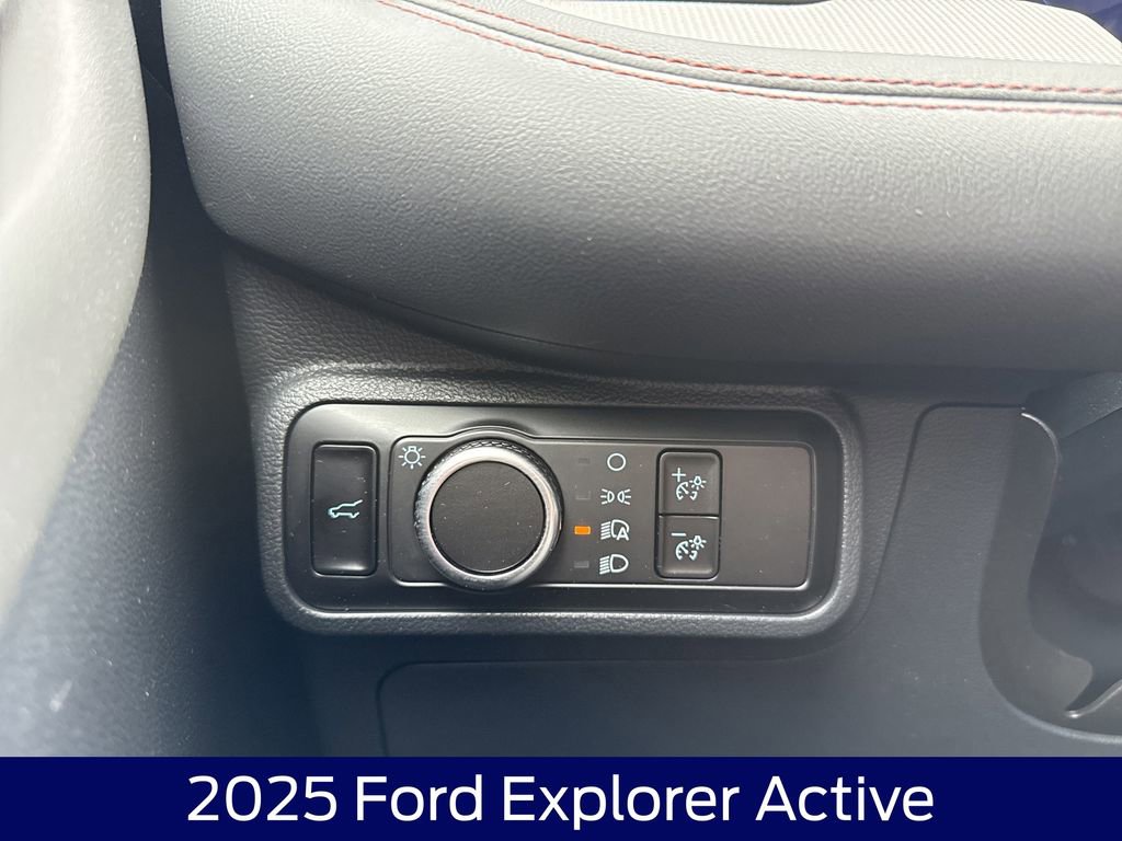 Used 2025 Ford Explorer Active image 26