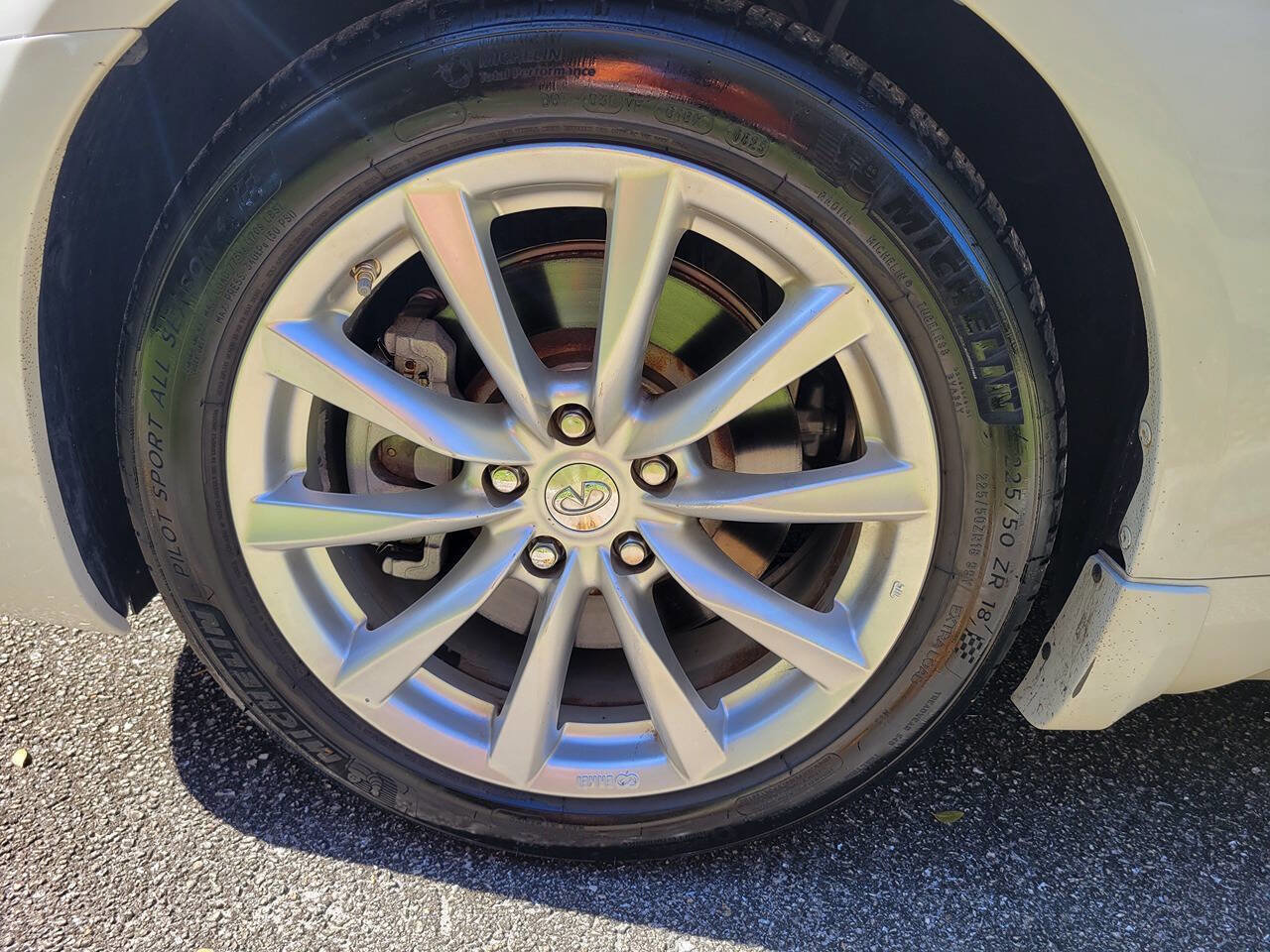 Used 2014 INFINITI Q60 Convertible w/ Premium Package image 15