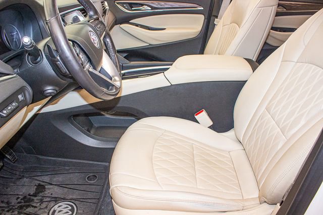 Used 2022 Buick Enclave Avenir w/ Avenir Technology Package image 23