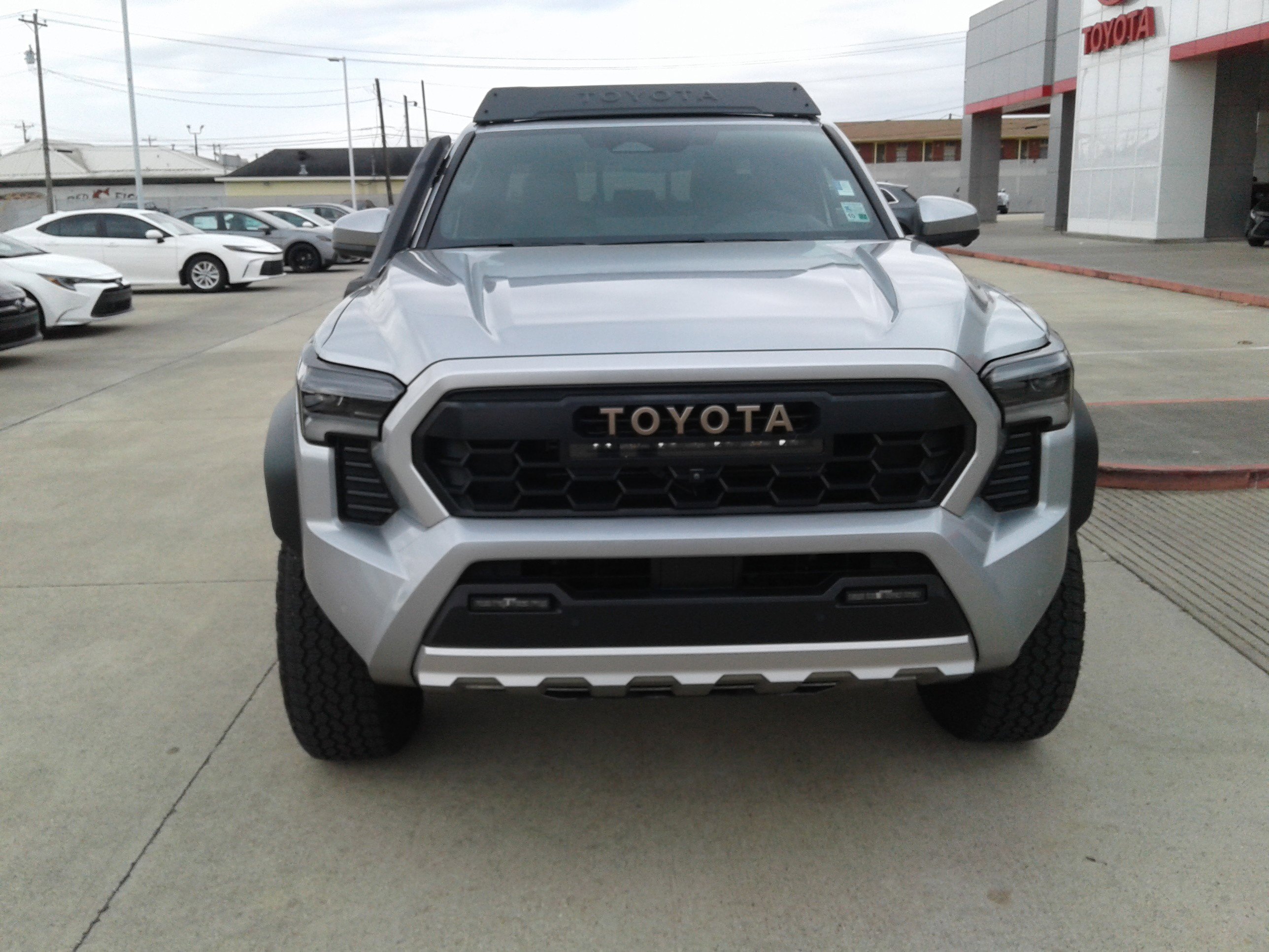 Used 2024 Toyota Tacoma 4x4 Double Cab Hybrid image 2