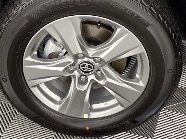Used 2025 Toyota RAV4 XLE image 29