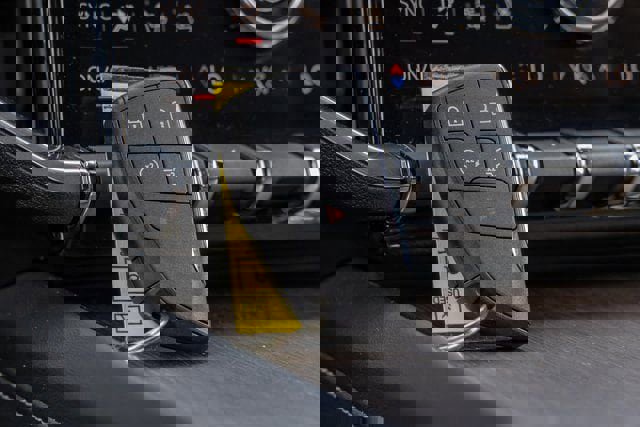 Used 2025 GMC Acadia Denali w/ LPO, Floor Liner Package image 25