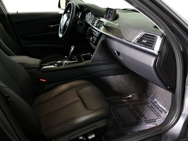 Used 2018 BMW 320i xDrive Sedan w/ Convenience Package AWD/4WD image 32