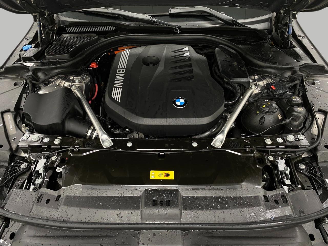 Certified 2026 BMW 550e xDrive image 11