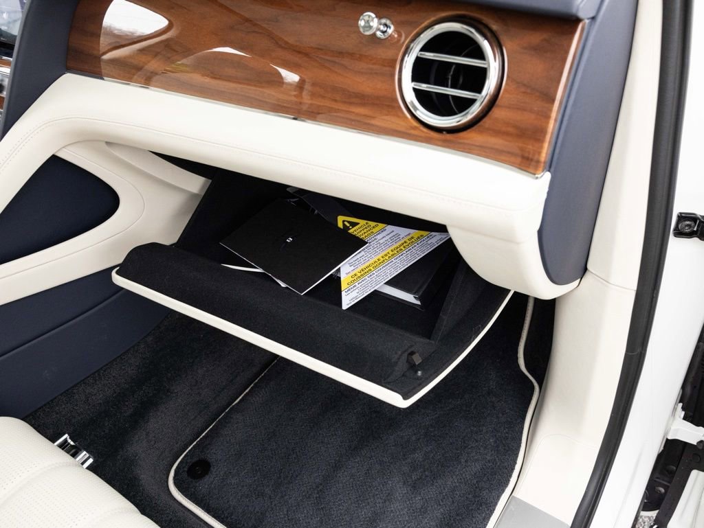 Used 2024 Bentley Bentayga image 78