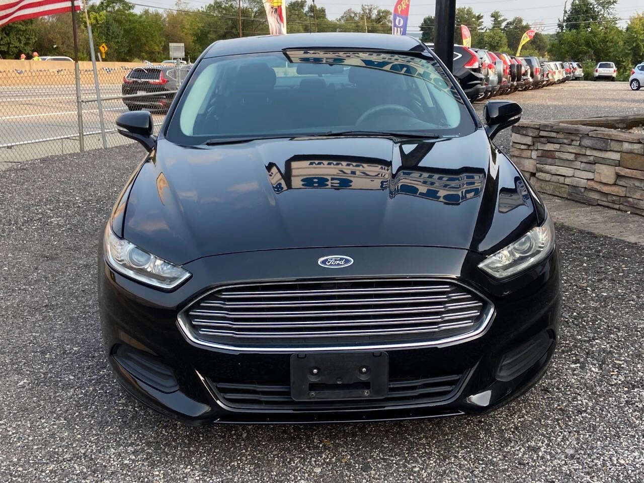 Used 2013 Ford Fusion SE image 2