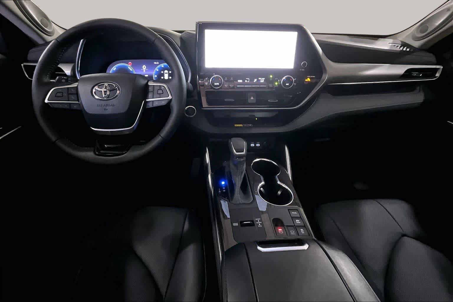 Used 2026 Toyota Highlander Platinum AWD/4WD image 15