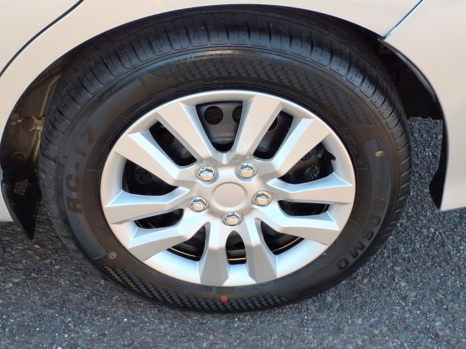 Used 2019 Nissan Versa Note SV FWD image 8