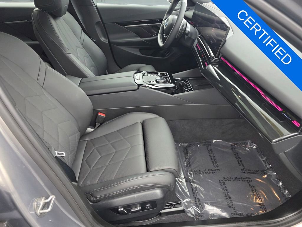 Certified 2024 BMW 530i w/ Premium Package RWD image 27