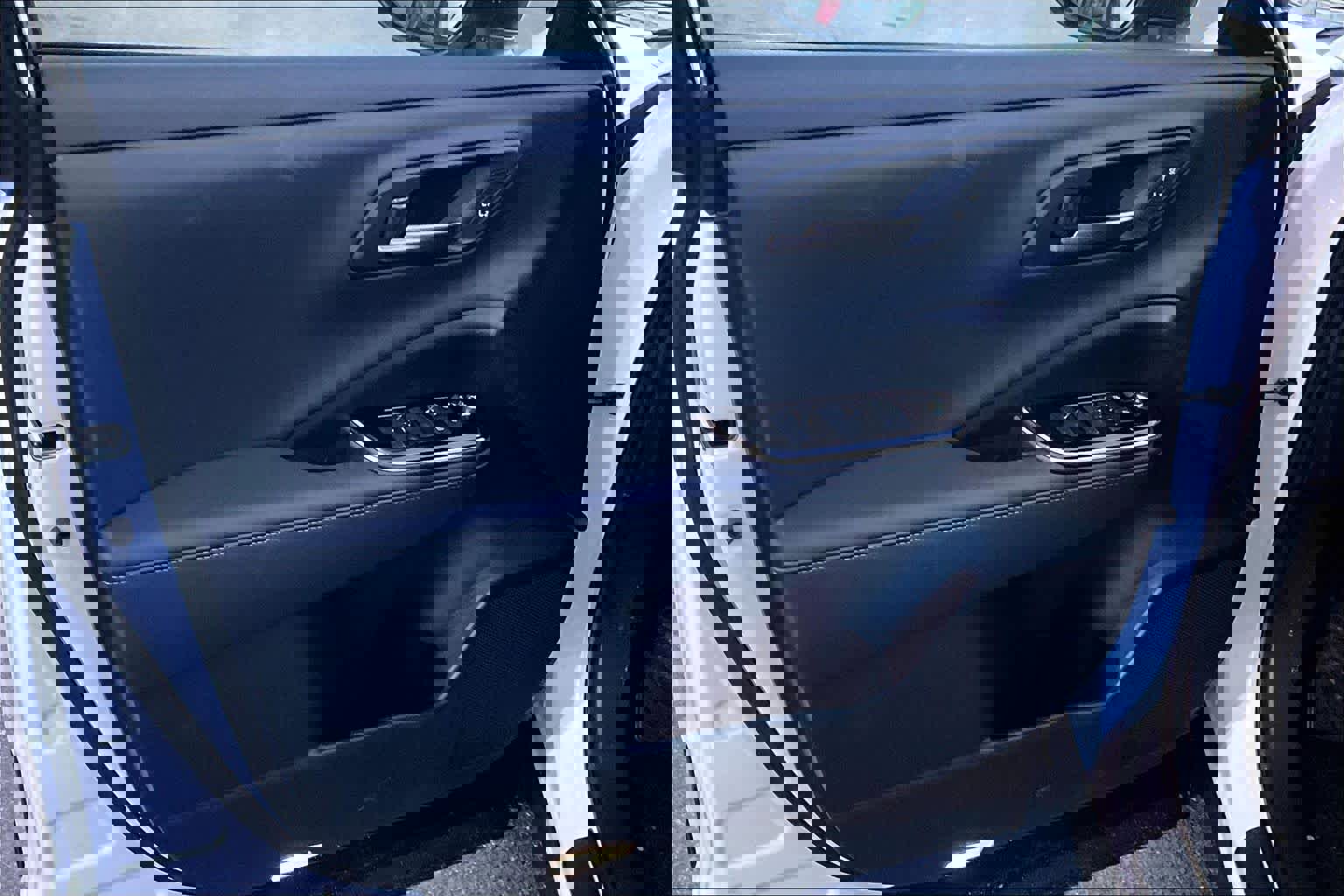 New 2026 Toyota Crown Platinum image 10