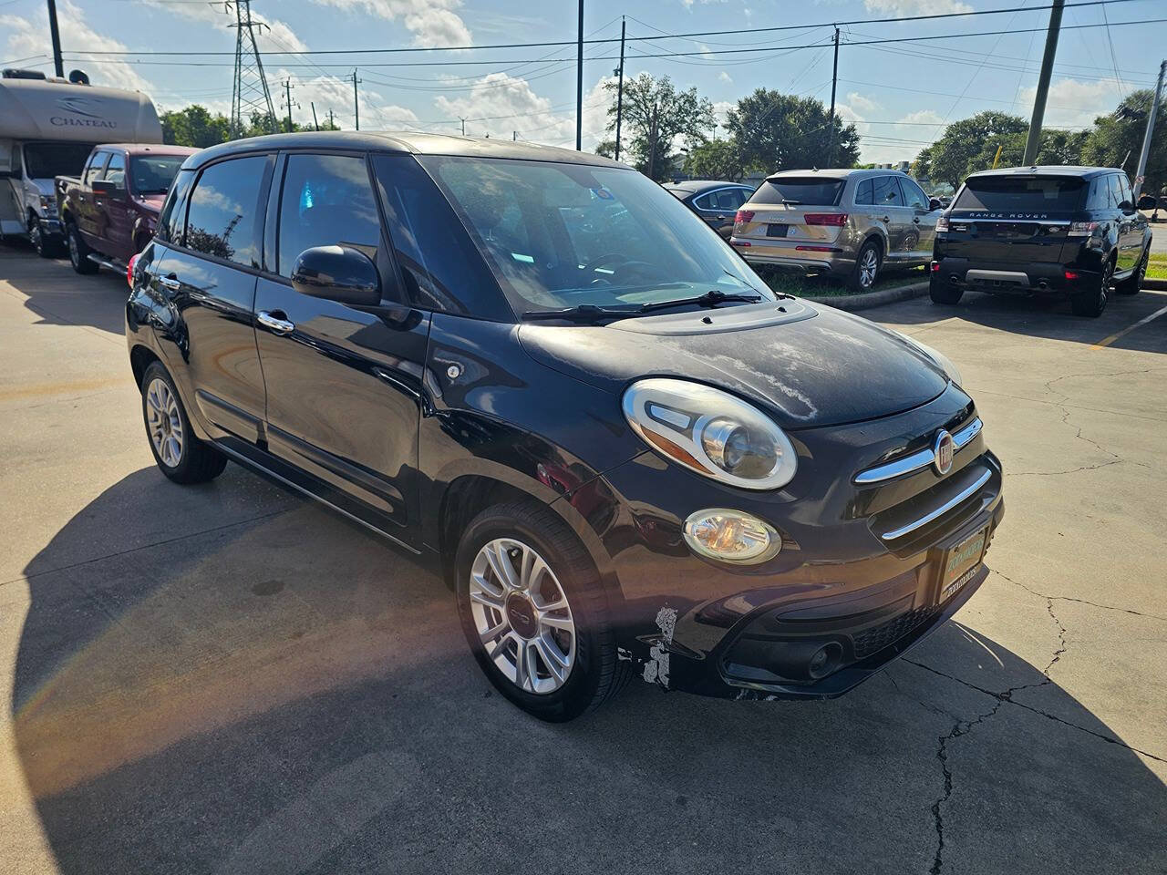 Used 2017 FIAT 500L Lounge w/ Premium Package FWD image 4