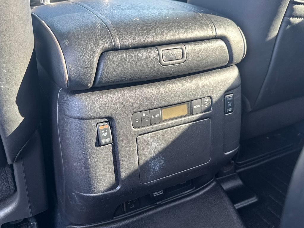 Used 2022 Nissan Armada Platinum w/ Captain's Chairs Package AWD/4WD image 35