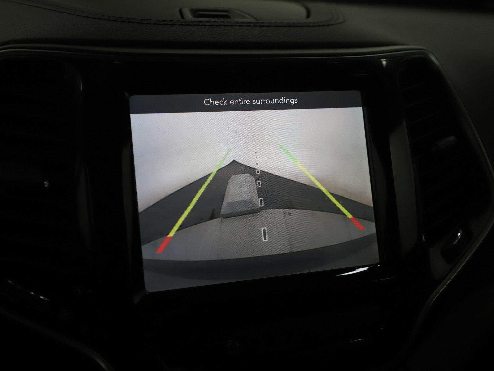 Used 2019 Jeep Cherokee Limited image 22