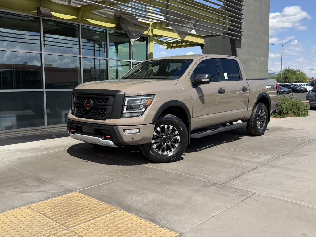 Used 2023 Nissan Titan PRO-4X w/ Pro-4x Convenience Package AWD/4WD image 1