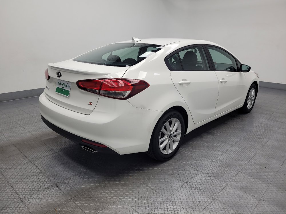 Used 2017 Kia Forte S FWD image 9