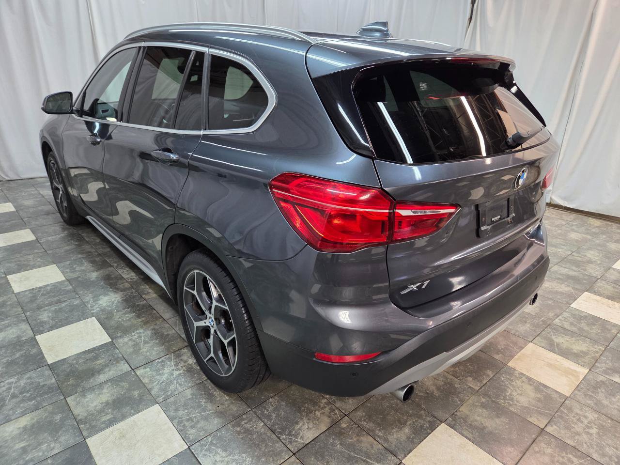 Used 2018 BMW X1 xDrive28i w/ Convenience Package AWD/4WD image 6