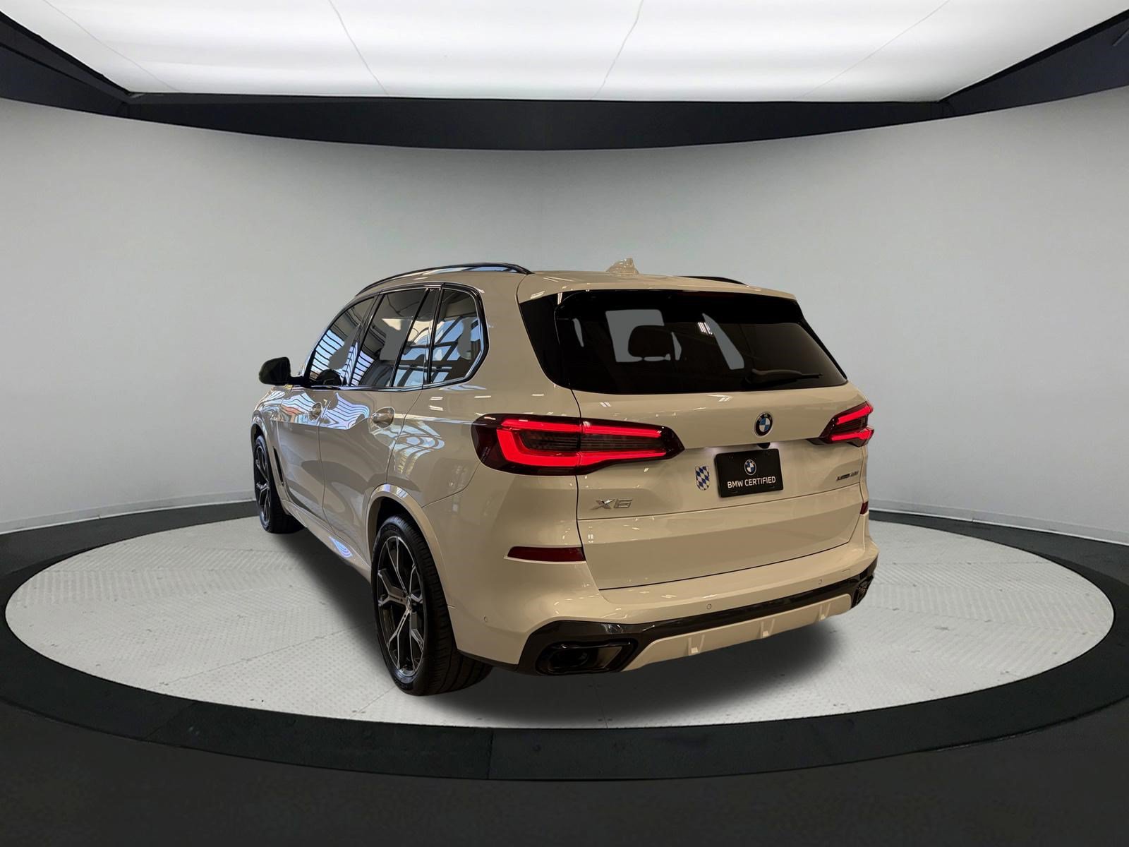 Certified 2023 BMW X5 xDrive40i w/ M Sport Package AWD/4WD image 6