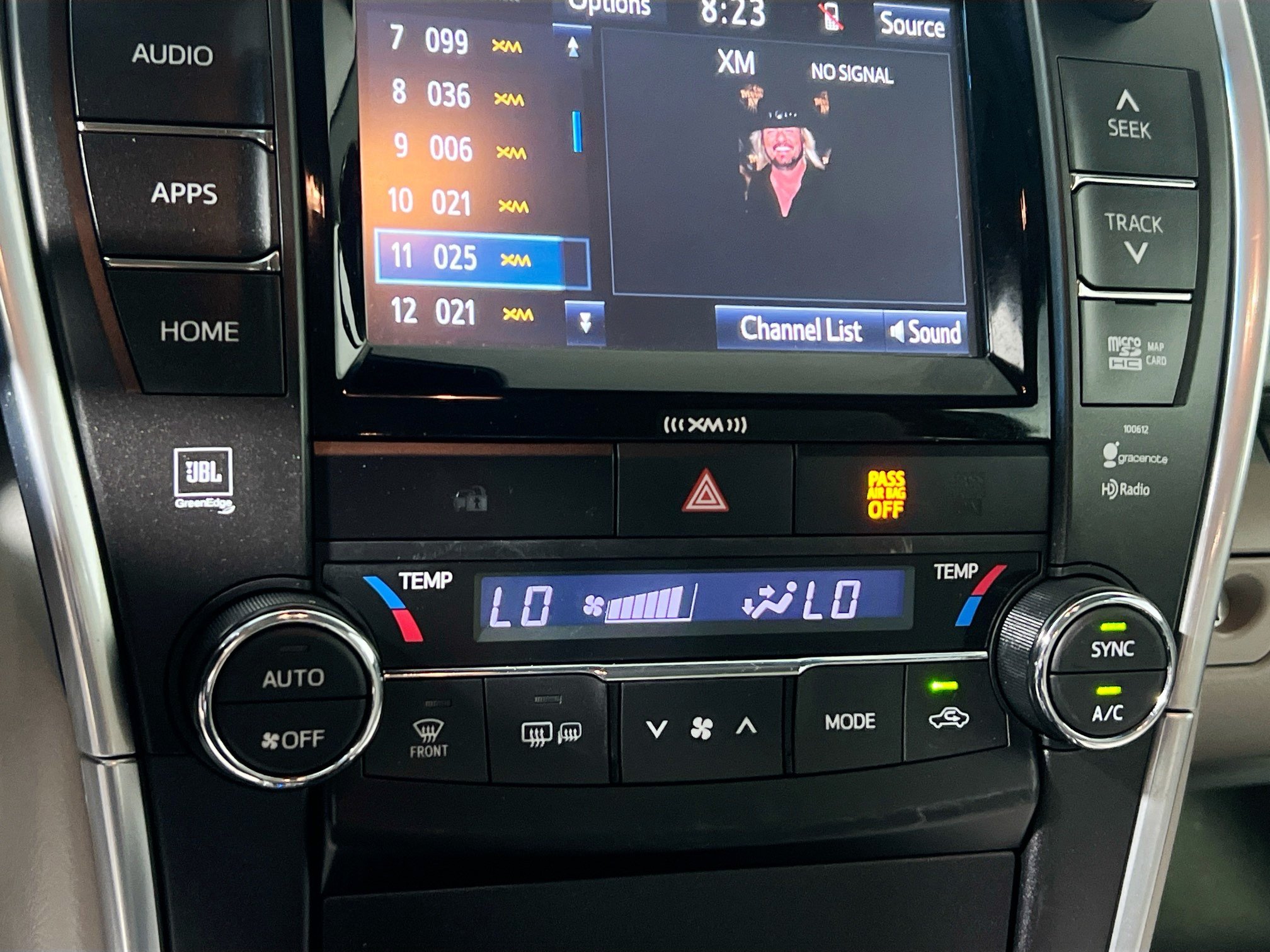 Used 2016 Toyota Camry XLE w/ Advanced Technology Package FWD image 26