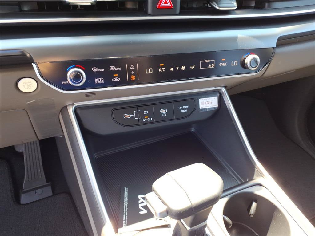 New 2026 Kia Carnival FWD image 23