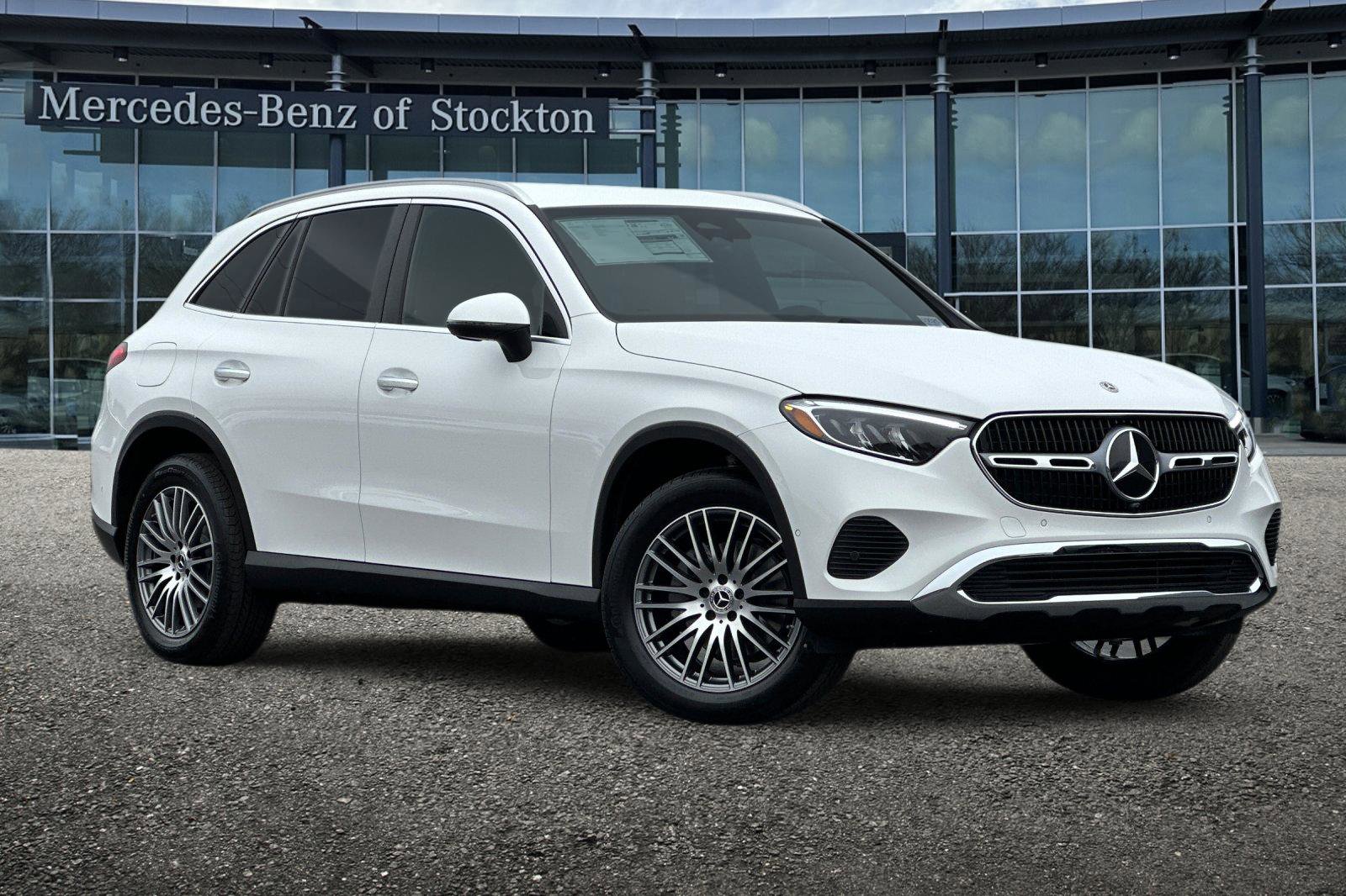 New 2026 Mercedes-Benz GLC 300 4MATIC image 2