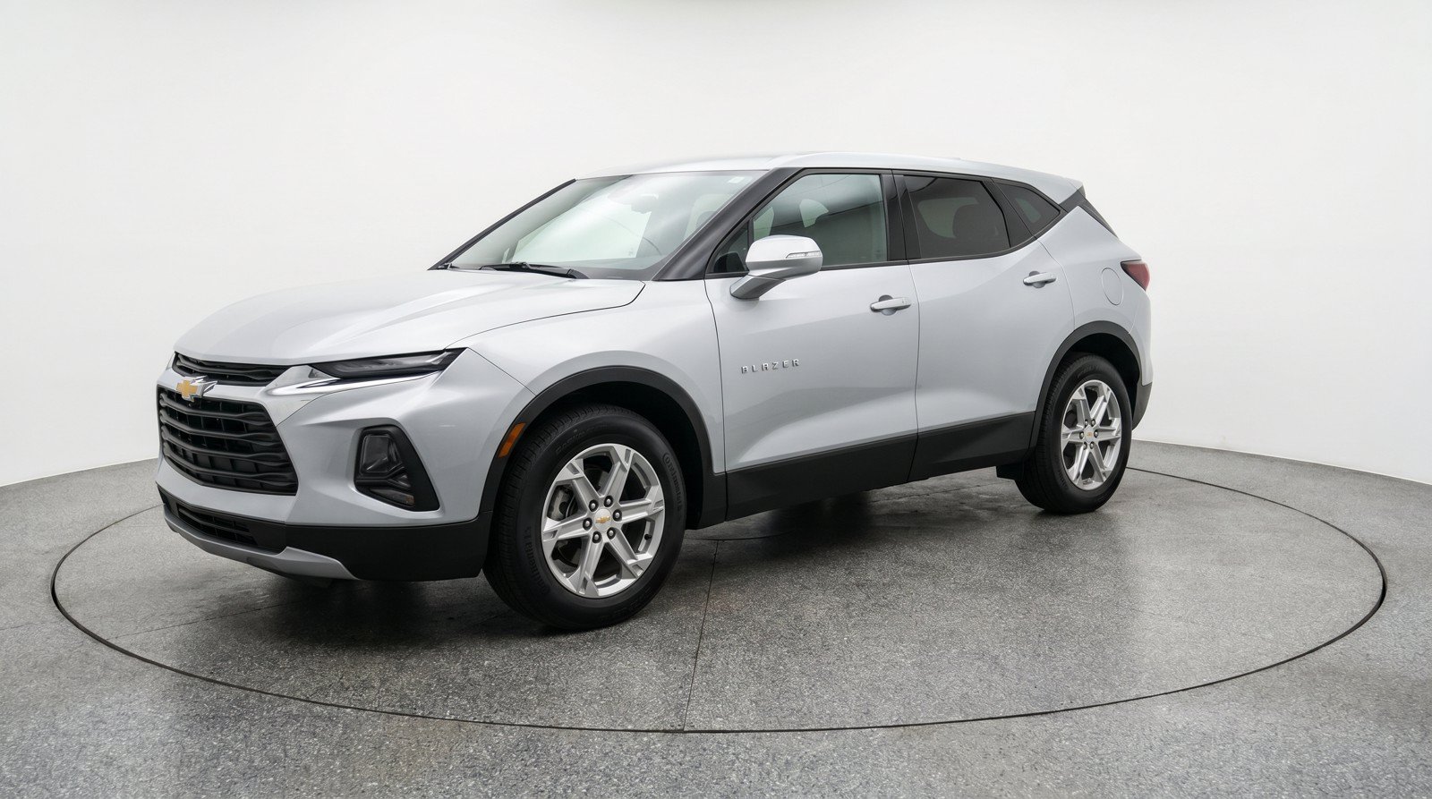 Used 2025 Chevrolet Blazer LT FWD image 3