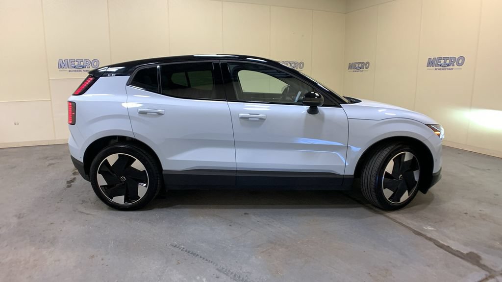 Used 2025 Volvo EX30 Ultra w/ Climate Package AWD/4WD image 2