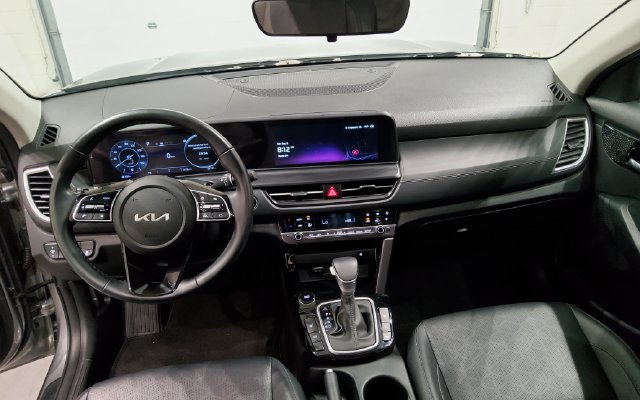 Used 2025 Kia Seltos EX w/ EX Sunroof Package FWD image 29
