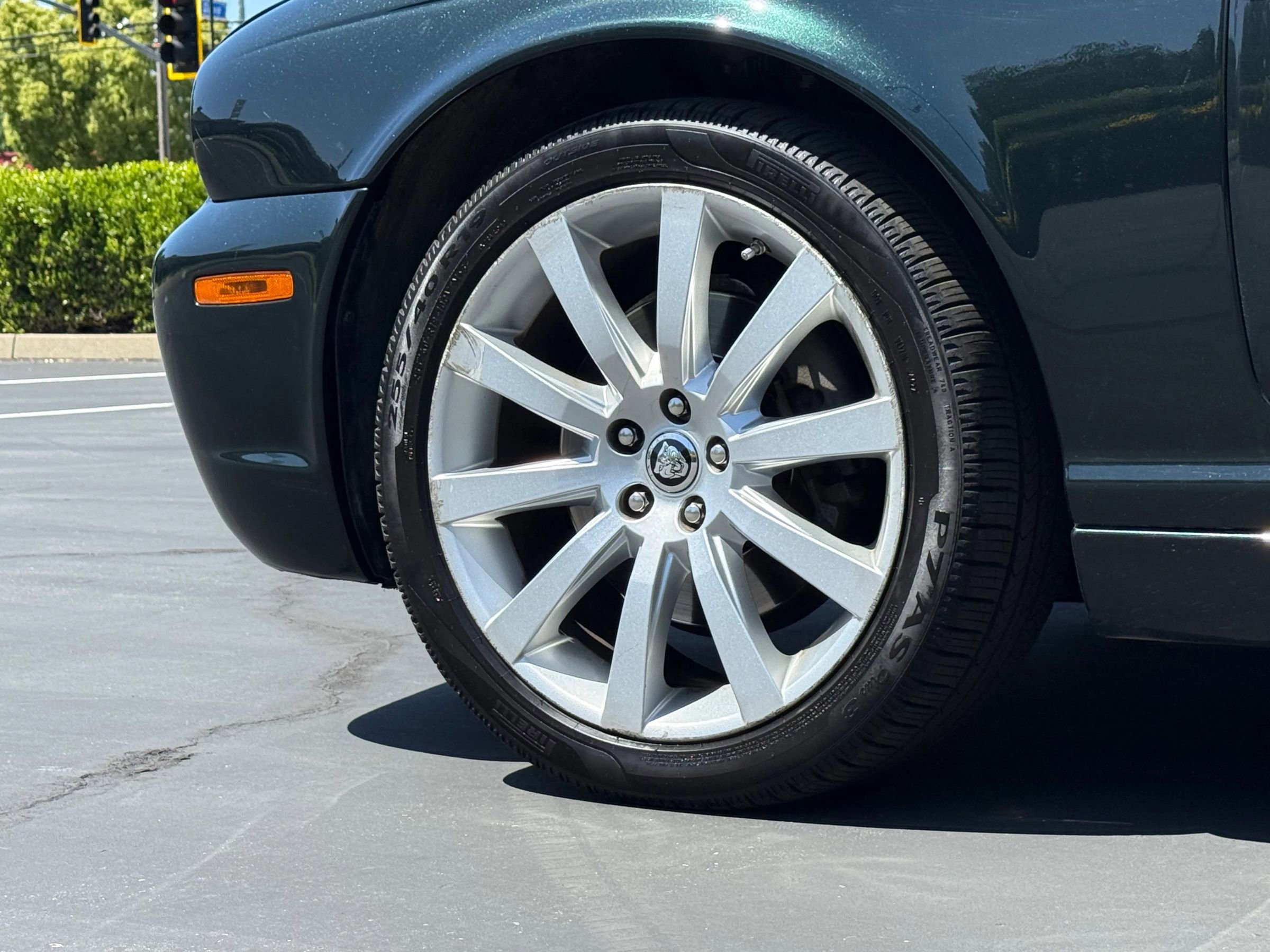 Used 2008 Jaguar XJ8 image 9