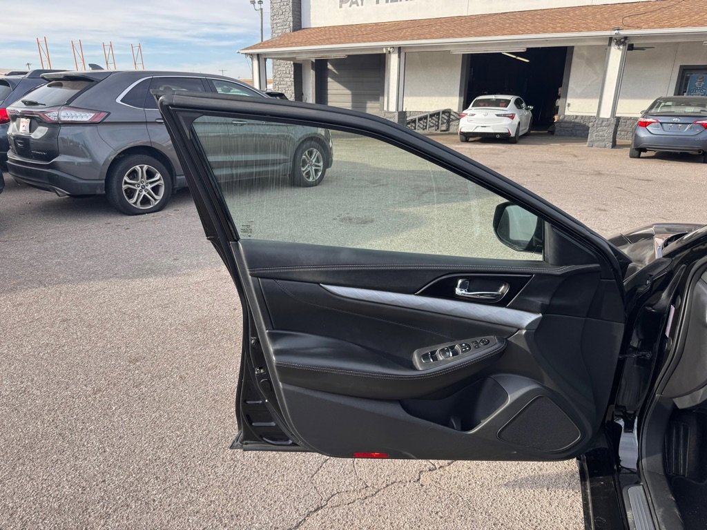 Used 2017 Nissan Maxima 3.5 SV image 21