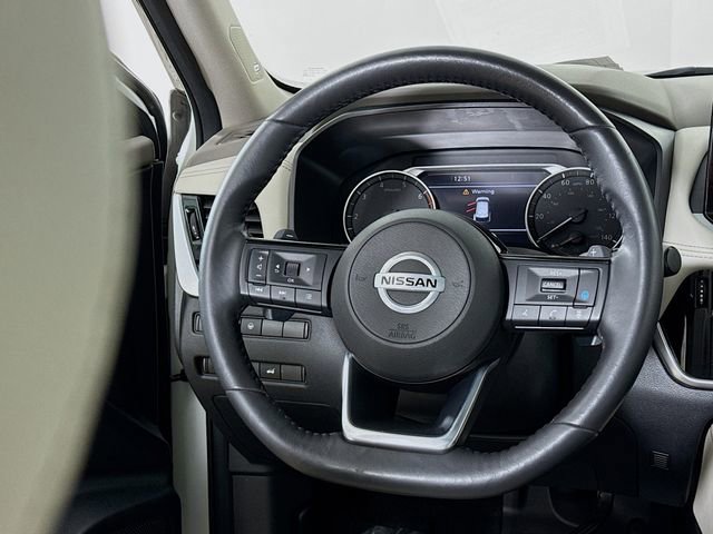 Used 2021 Nissan Rogue SL w/ Premium Package image 11