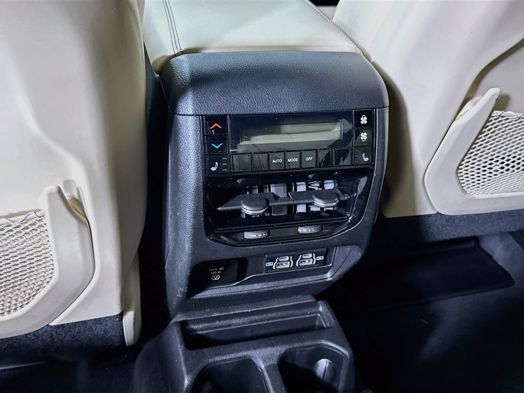 Used 2023 Jeep Grand Cherokee L Limited w/ Luxury Tech Group II AWD/4WD image 30