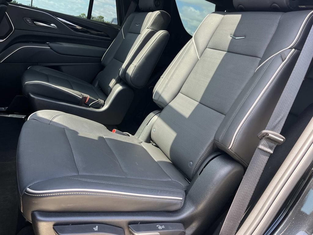 Certified 2023 Cadillac Escalade Sport w/ LPO, ONYX Package AWD/4WD image 20