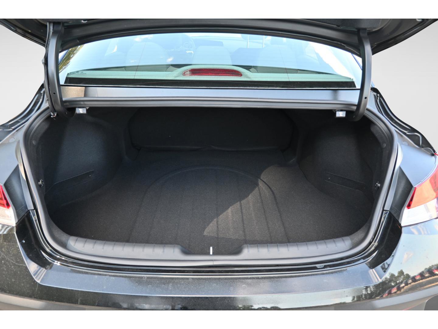 New 2025 Hyundai Elantra SEL image 9