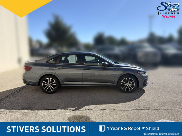 Used 2025 Volkswagen Jetta Sport FWD image 5