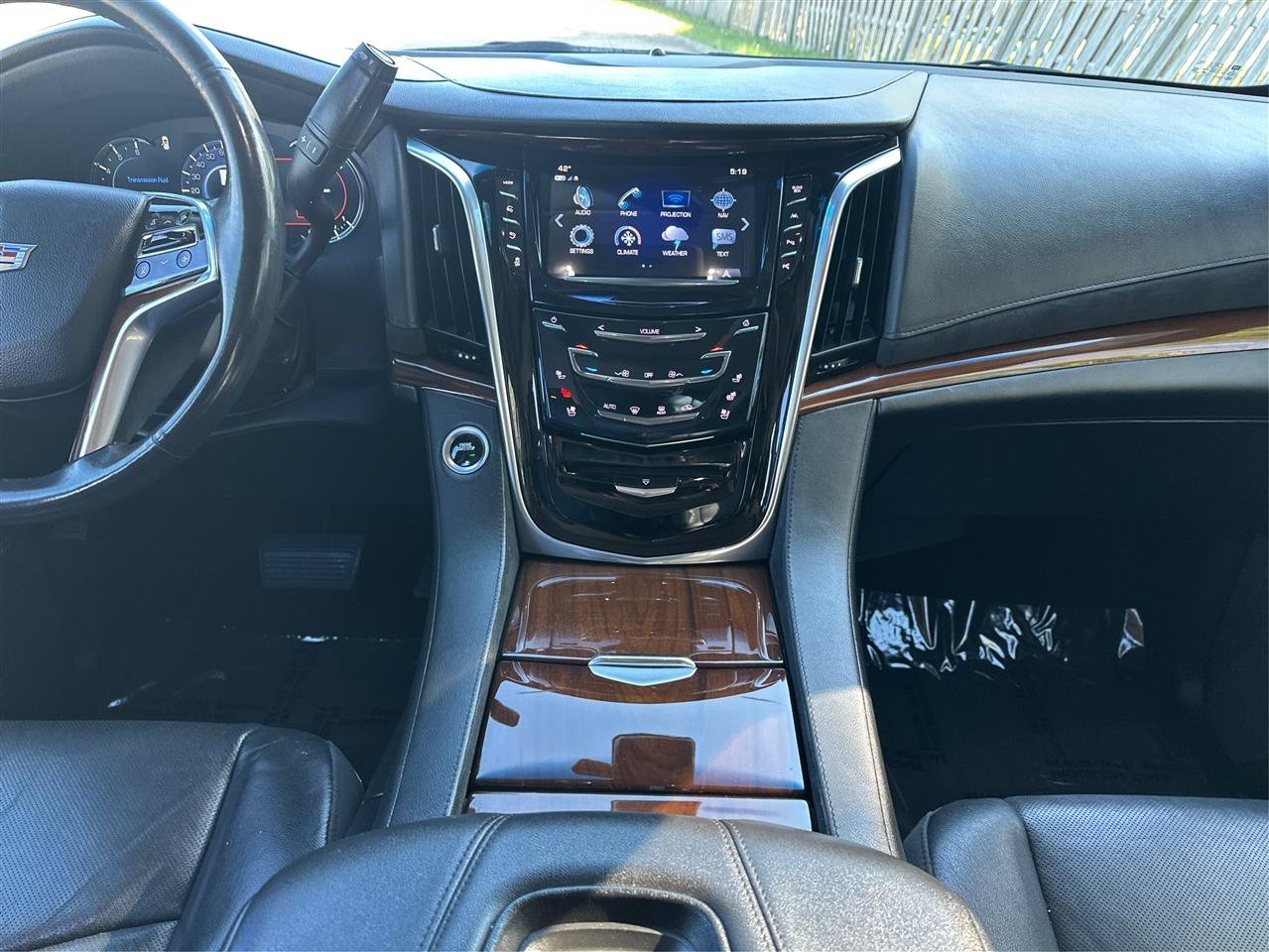 Used 2019 Cadillac Escalade Luxury w/ Escalade Sport Edition AWD/4WD image 14