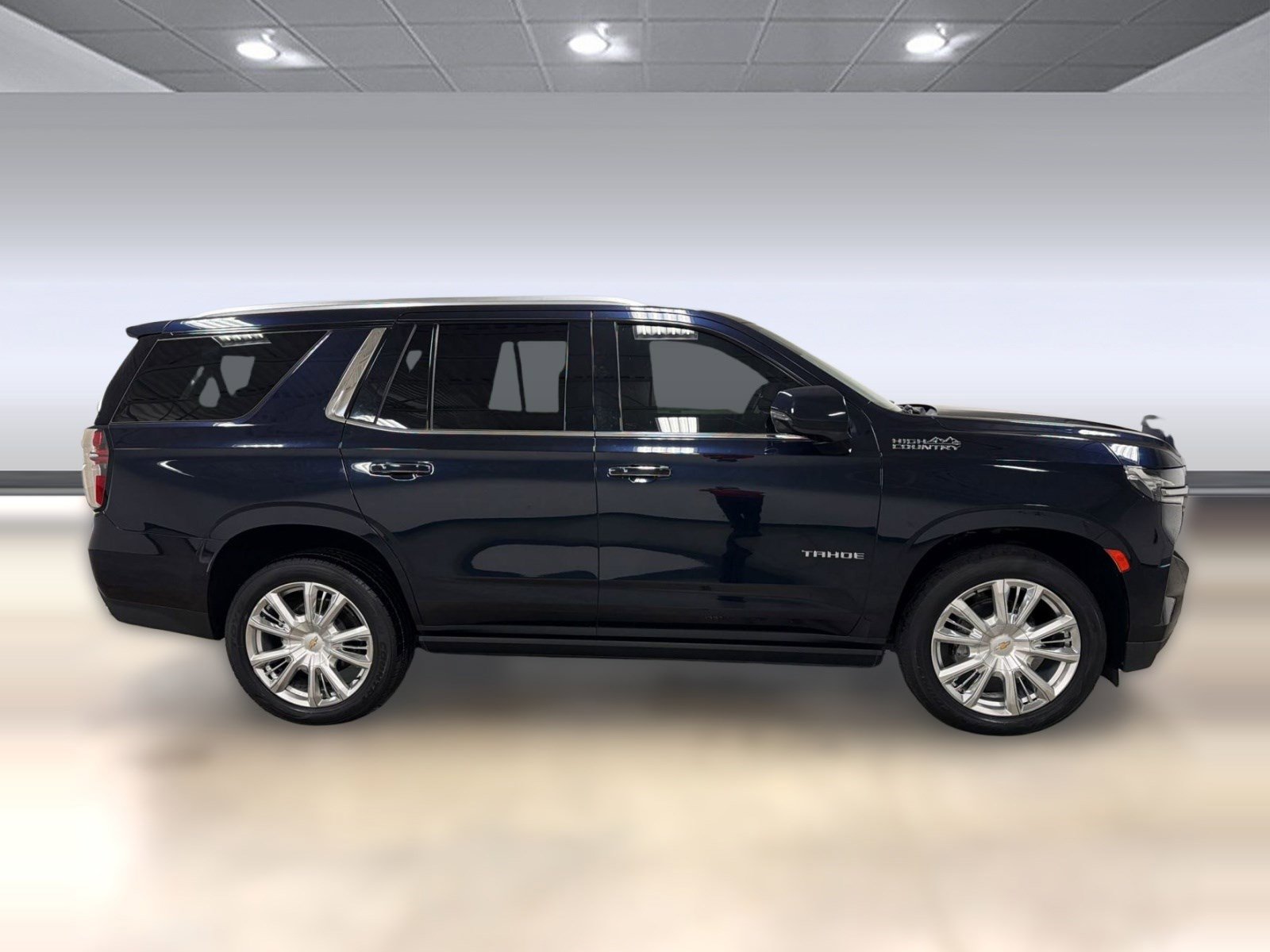 Used 2021 Chevrolet Tahoe High Country w/ Premium Package RWD image 6