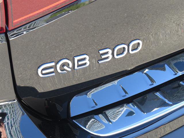 Used 2024 Mercedes-Benz EQB 300 4MATIC image 27