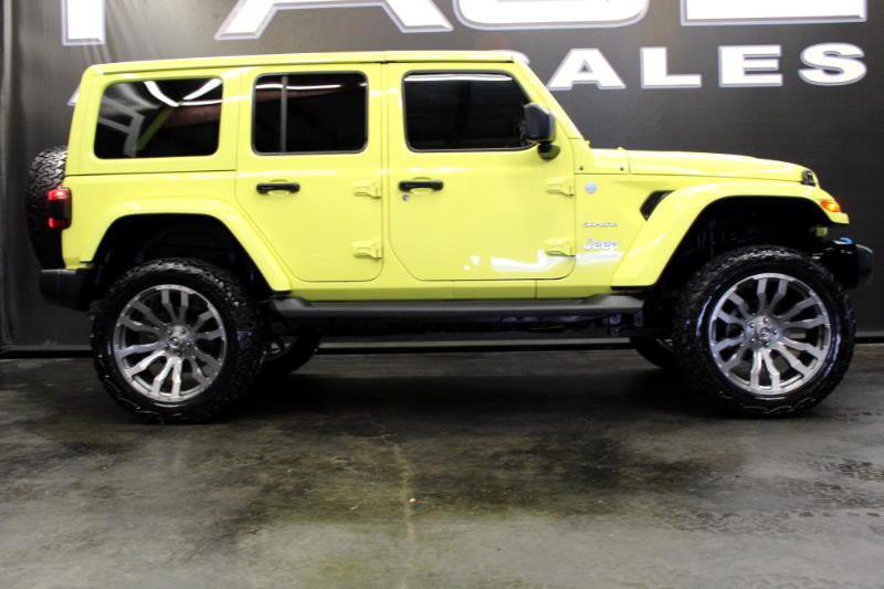 Used 2024 Jeep Wrangler Sahara image 4