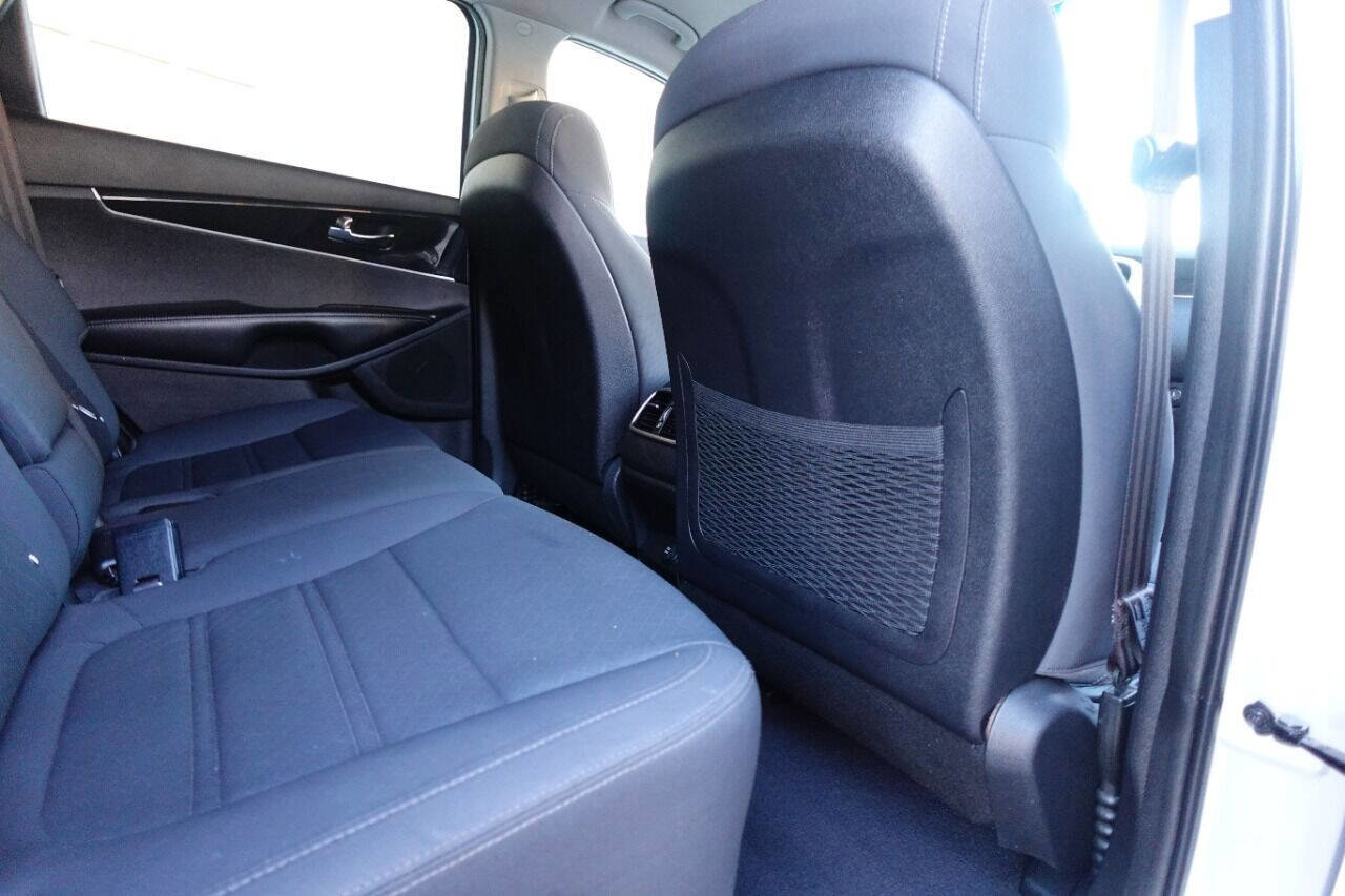 Used 2016 Kia Sorento L image 18