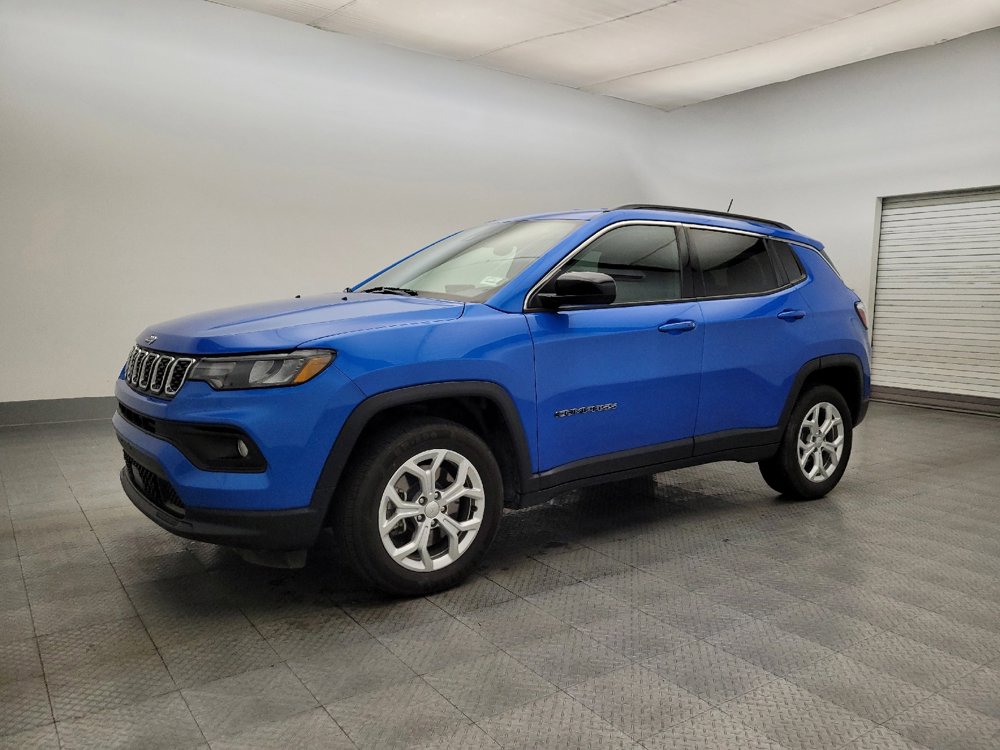 Used 2024 Jeep Compass Latitude image 2