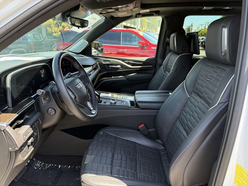 Used 2023 Cadillac Escalade Sport Platinum w/ LPO, ONYX Package image 22